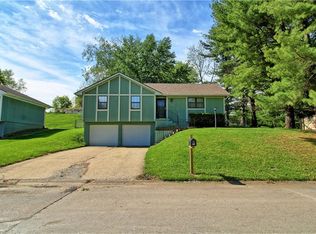 3302 Primrose Ln, Saint Joseph, MO 64503