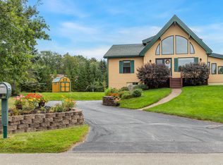 32 Meadow Ln, Brewer, ME 04412