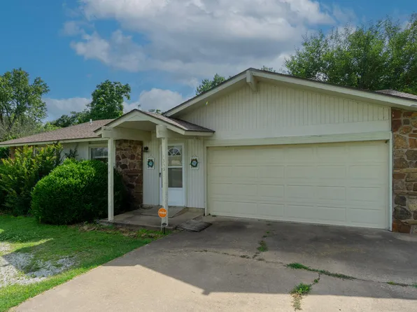 315 N Locust St, Fairland, OK 74343