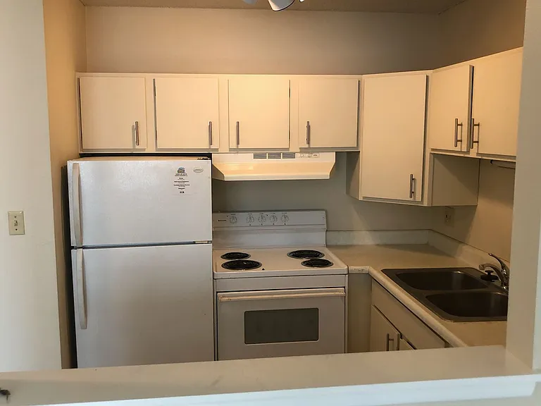 229 N Hancock Ave — Photo 6