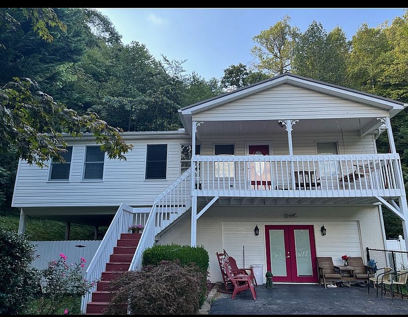 1st image of 75 Rachel Ct