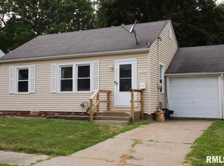 2184 Frisco Dr, Davenport, IA 52804