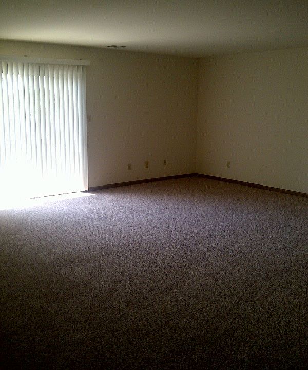 2nd image of 1610 Camellia Dr APT C2