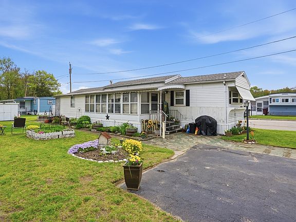 3rd image of 119 Rene Dr