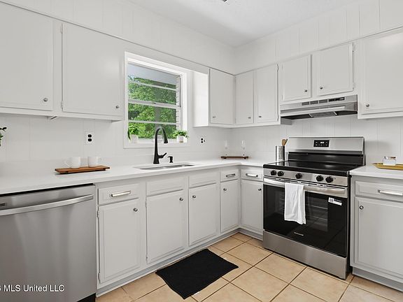 5th image of 2525 W David Dr