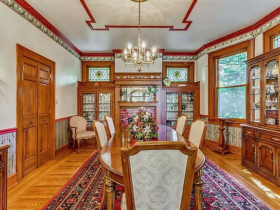 Dining/decorative fireplace