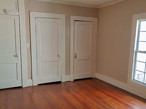 3rd image of 243 Arlington Rd