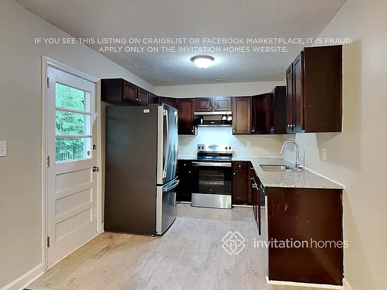 2751 Flagstone Dr SE — Photo 8