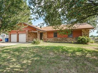 418 W Howard Ave, Billings, MO 65610