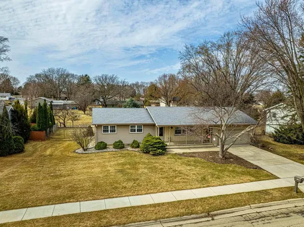 120 Walmar Drive, Sun Prairie, WI 53590