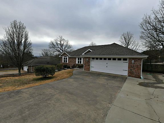 2nd image of 110 Dogwood Dr
