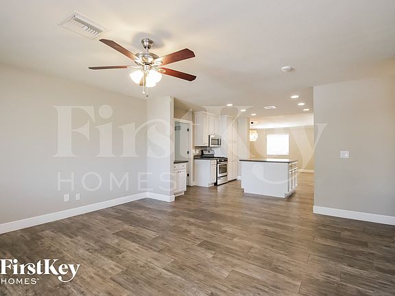 2nd image of 1001 E Seldon Ln