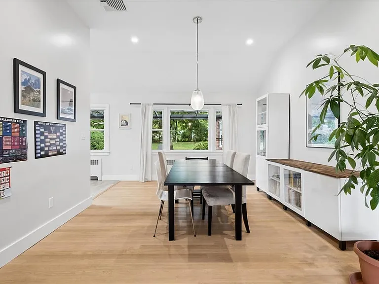 54 Park Cir — Photo 15