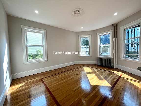 4th image of 22 Humphreys St #11