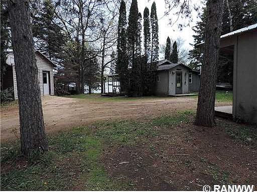 3rd image of 880 E Lake Ln