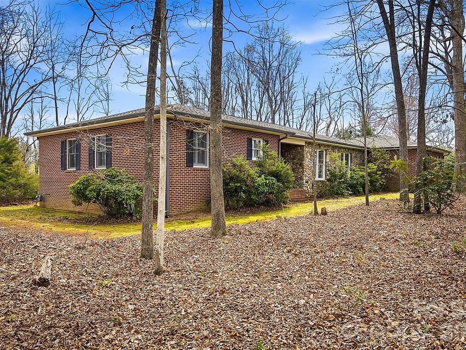 1st image of 203 Heritage Ln