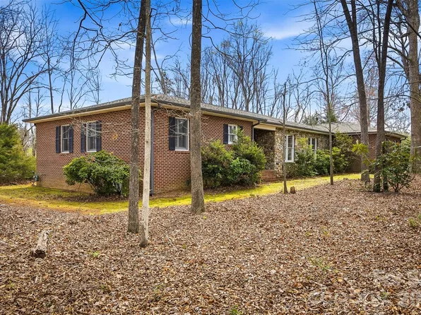 203 Heritage Ln, Morganton, NC 28655