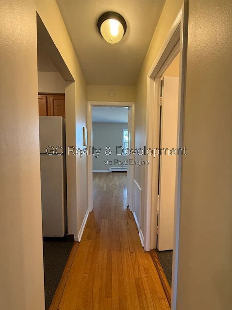1 bed, 1.0 bath, 807 sqft, $1,350 — Photo 4