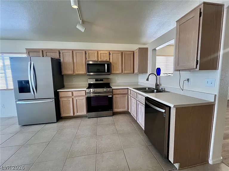 7100 Village Shore Ct — Photo 11