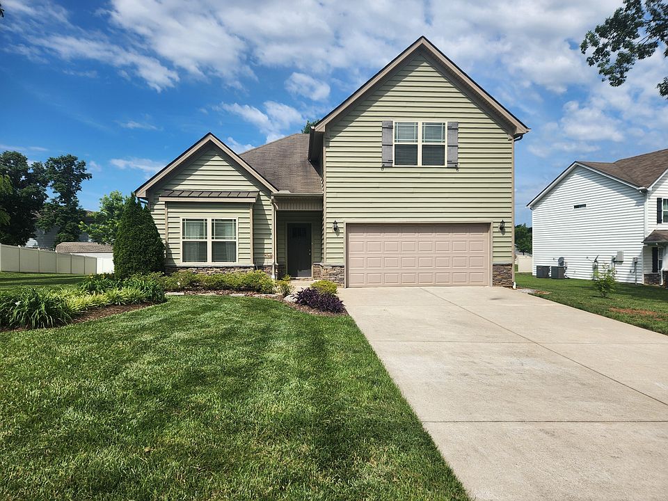 1st image of 813 Silverhill Dr
