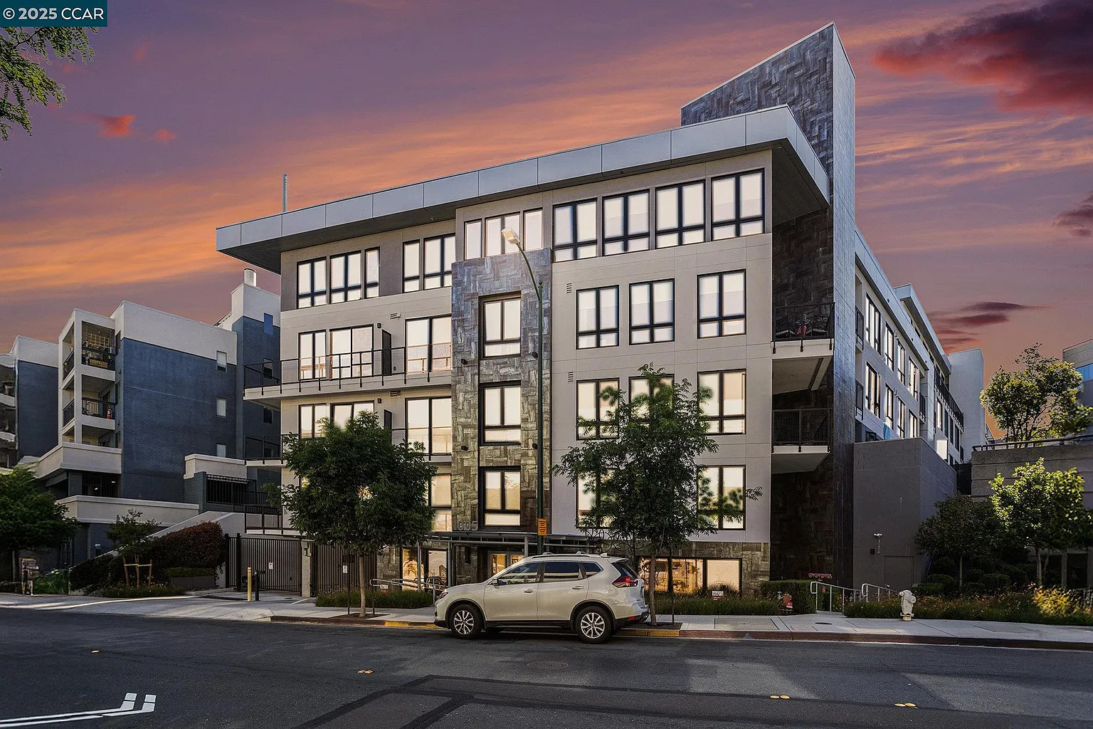 1605 Riviera Ave #602 photo 1