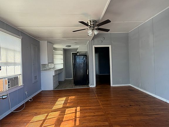 3rd image of 1717 18th St #5