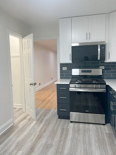 2 bed, 950 sqft, $2,100 — Photo 4