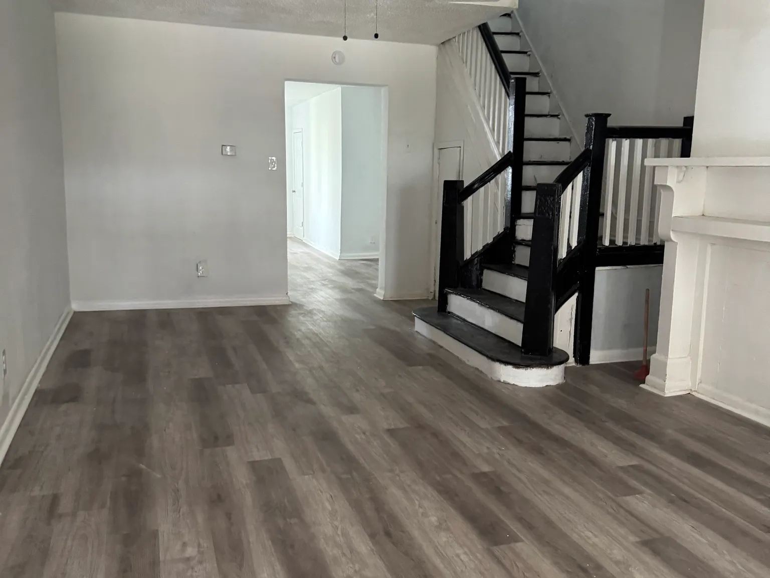 5 bed, 2100 sqft, $650 — Photo 2