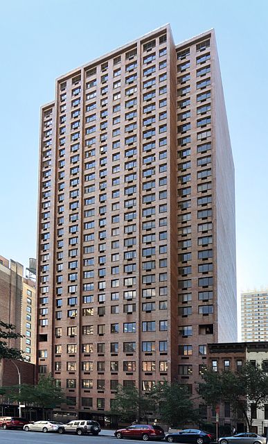 2nd image of 220 E 72nd St APT 26D