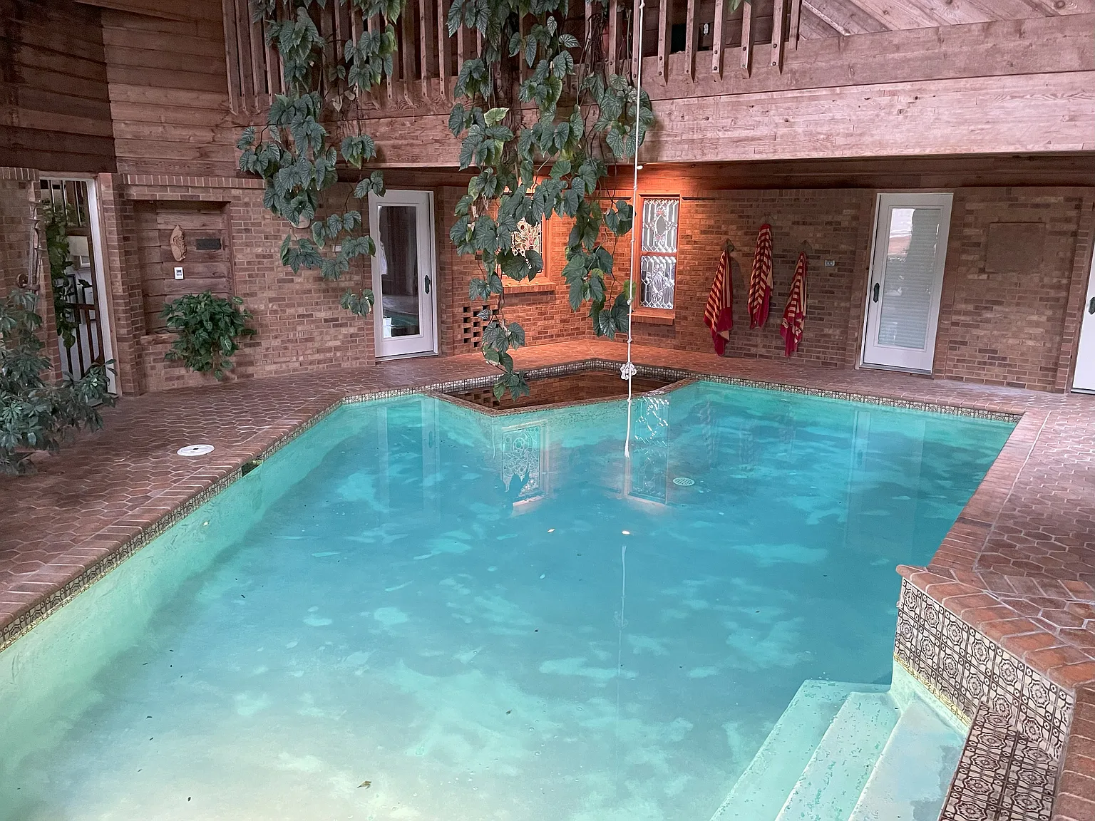3 bed, 2.5 bath, 5005 sqft, $6,775 — Photo 4