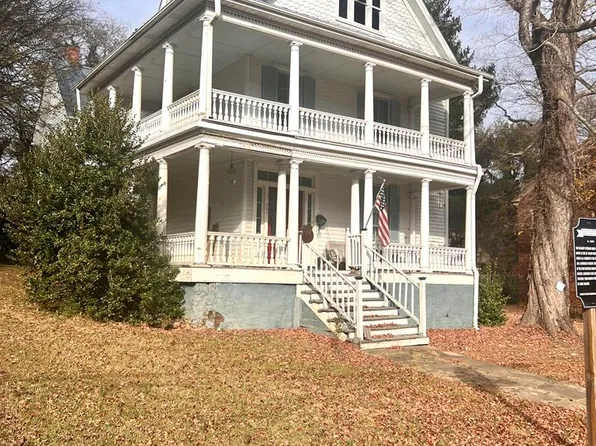 77 Broad St, Milton, NC 27305