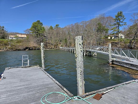 4th image of 16 Otter Lane