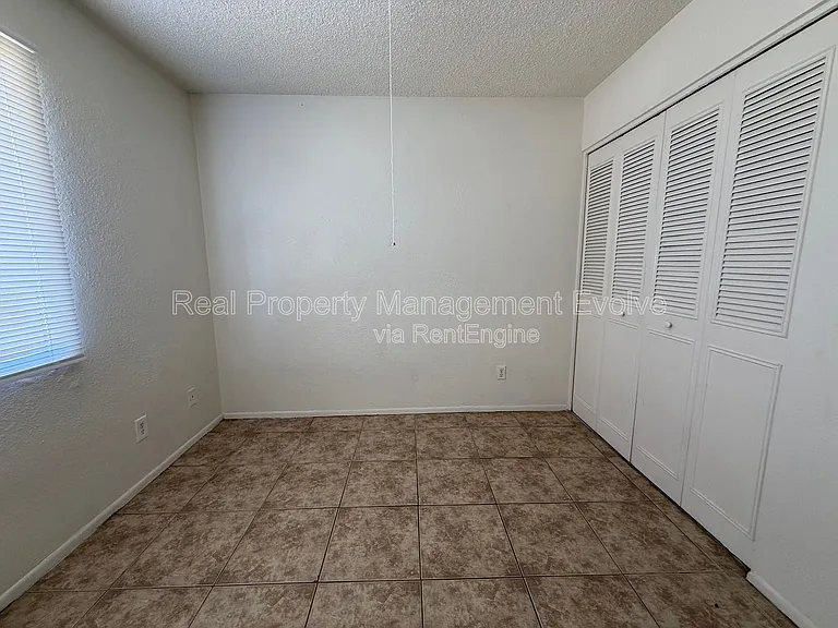 13829 N 48th Ave — Photo 16