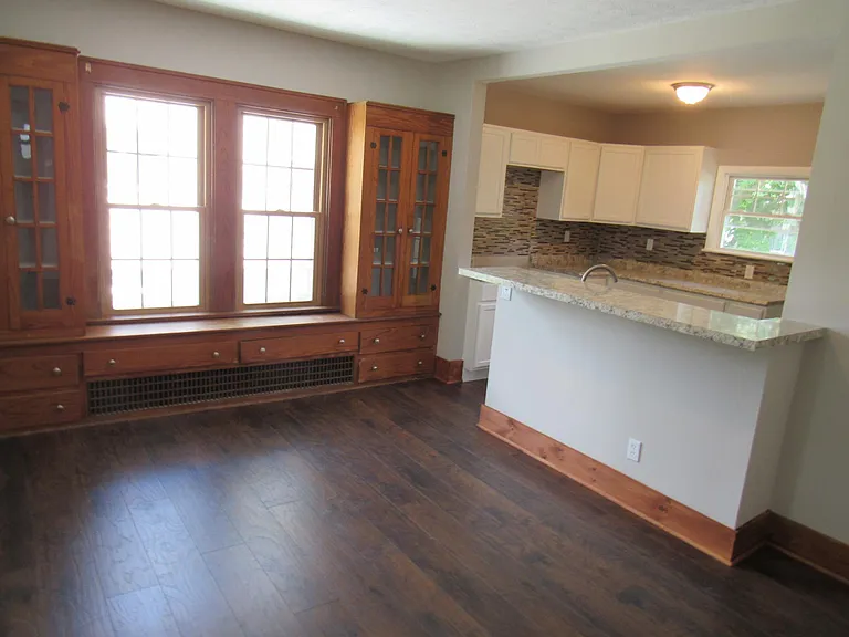 2456 Triplett Blvd — Photo 2