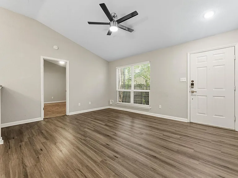 2302 Fuzz Fairway #B — Photo 4