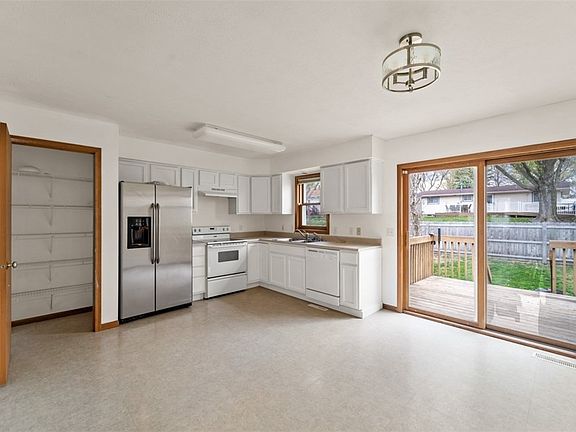 4th image of 1615 Thomas St