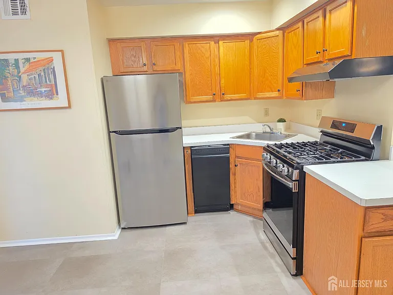 18 Judson St #1A — Photo 10