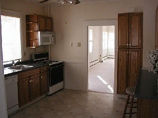 partial view of kitchen
