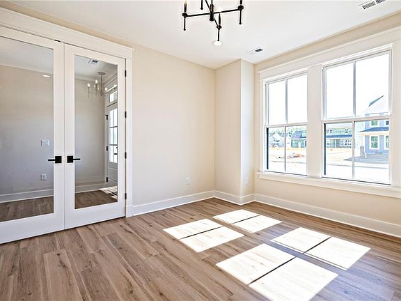 4th image of 37 River Edge Dr