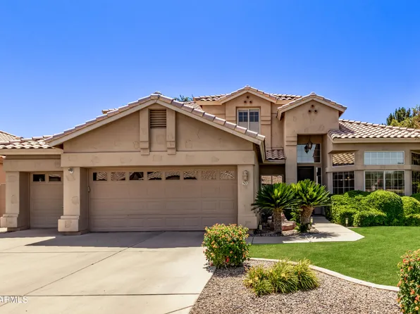 302 S LAGUNA Drive, Gilbert, AZ 85233