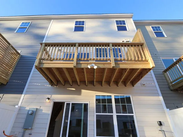 1021 Commack Dr — Photo 8