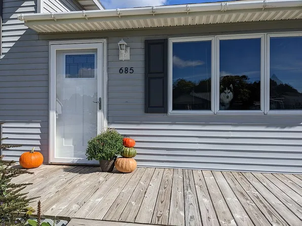 685 Hombach St, Saint Ignace, MI 49781