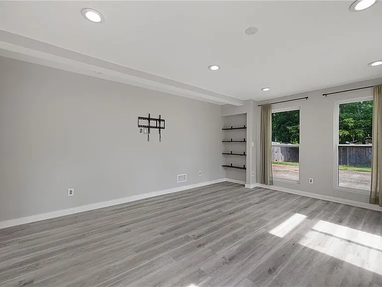 387 Pine Acres Dr — Photo 7