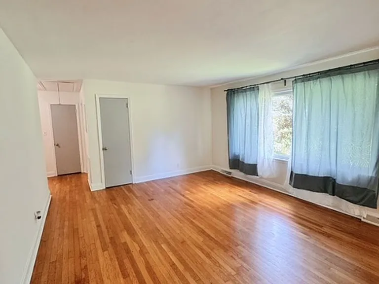 3028 Dixon Rd — Photo 6