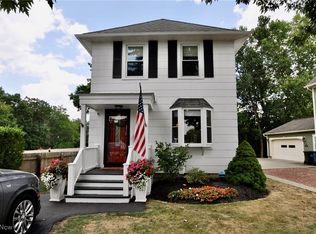 467 Cahoon Rd, Bay Village, OH 44140