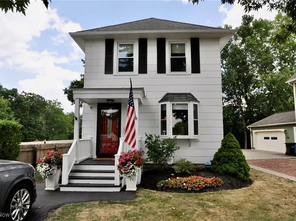 467 Cahoon Rd, Bay Village, OH 44140