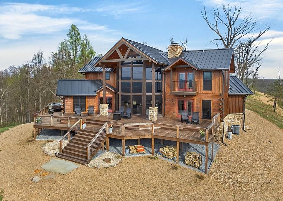 1st image of 751 Bear Knob Ln