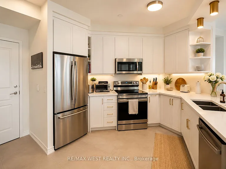 16 Dallimore Cir #707 — Photo 4