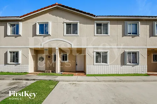 13921 SW 173rd Ter Photo 1