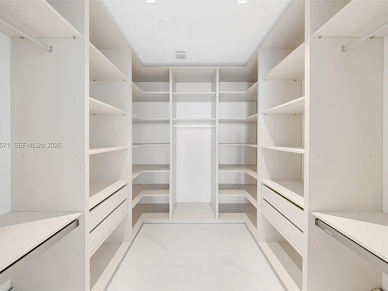 700 NE 24th St #4007 — Photo 38